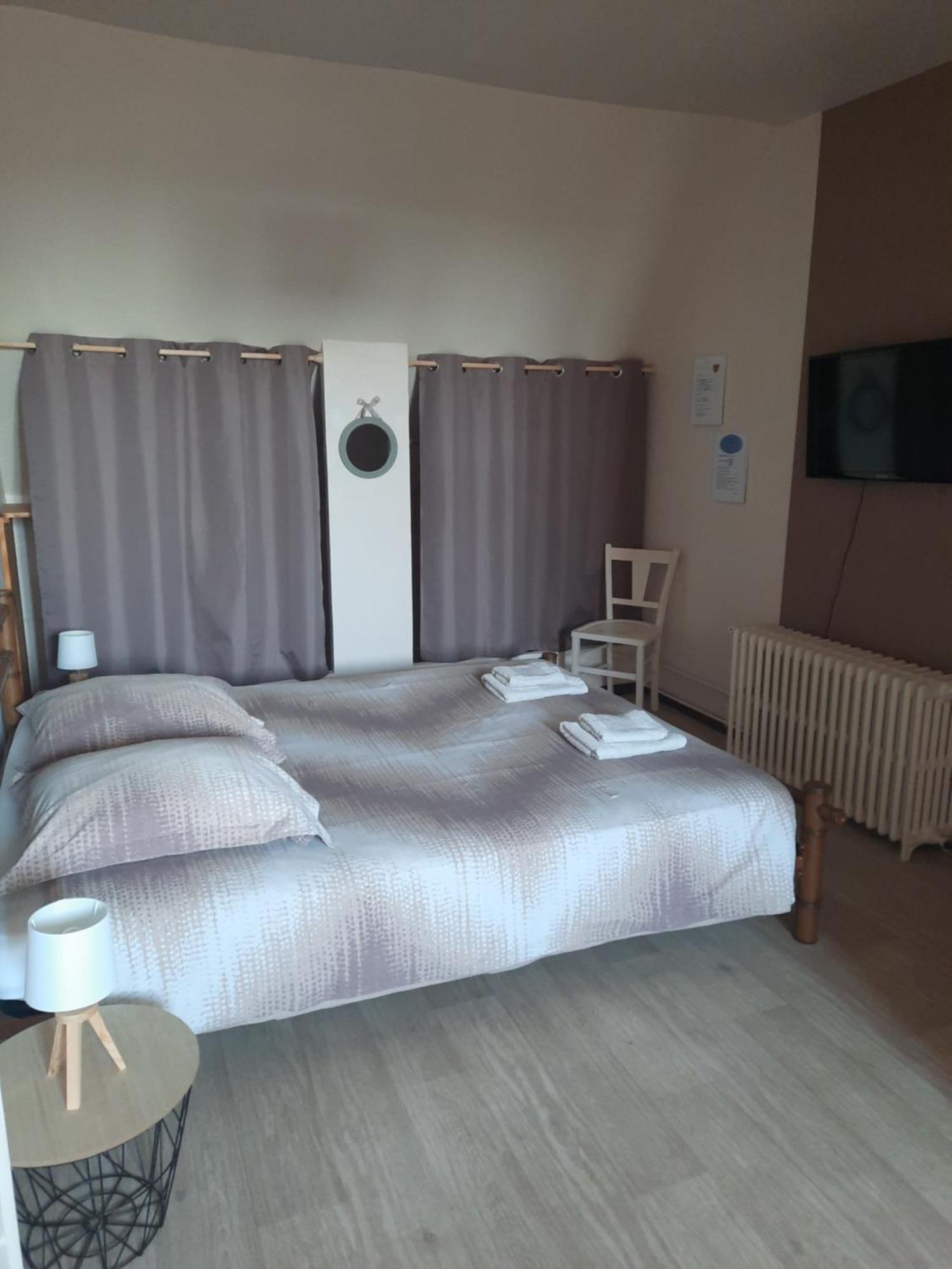 La Maison Genevier - Chambre Doreline Montreuil-en-Touraine Luaran gambar